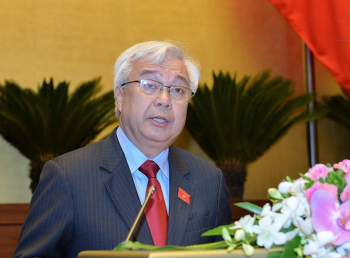 Chủ nhiệm Ủy ban Văn hóa, Giáo dục, Thanh niên, Thiếu niên và Nhi đồng của Quốc hội cho biết còn nhiều ý kiến băn khoăn với việc nâng chuẩn của giáo viên tiểu học trong dự án Luật. (Ảnh: Quochoi.vn) Chủ nhiệm Ủy ban Văn hóa, Giáo dục, Thanh niên, Thiếu niên và Nhi đồng của Quốc hội cho biết còn nhiều ý kiến băn khoăn với việc nâng chuẩn của giáo viên tiểu học trong dự án Luật. (Ảnh: Quochoi.vn)