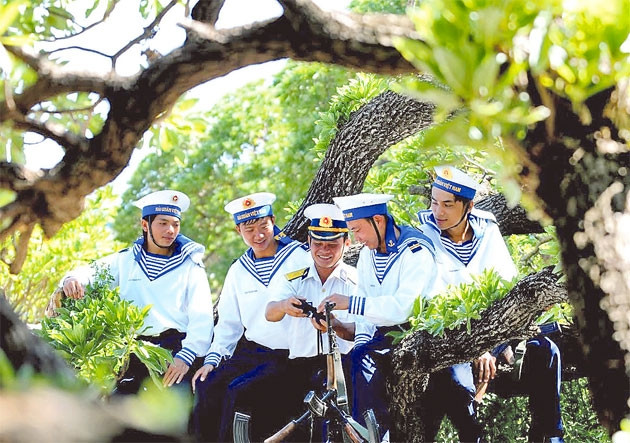 Tổng chủ biên, chủ biên môn tích hợp Lịch sử và Địa lý có giảng nổi chủ đề này? ảnh 6 Tổng chủ biên, chủ biên môn tích hợp Lịch sử và Địa lý có giảng nổi chủ đề này? ảnh 6