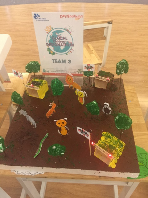 Xây dựng mô hình các trạm cứu hộ lưu động dành cho động vật của các khu vực có nguy cơ xảy ra nạn chặt phá rừng. Ảnh: NTCC Xây dựng mô hình các trạm cứu hộ lưu động dành cho động vật của các khu vực có nguy cơ xảy ra nạn chặt phá rừng. Ảnh: NTCC