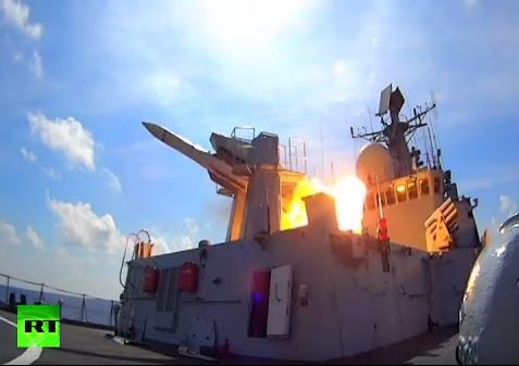 Ngày nào Trung Quốc còn theo đuổi mục tiêu bành trướng, còn quân sự hóa Biển Đông thì ngày đó khó nói đến lòng tin chiến lược. Ảnh minh họa: RT. Ngày nào Trung Quốc còn theo đuổi mục tiêu bành trướng, còn quân sự hóa Biển Đông thì ngày đó khó nói đến lòng tin chiến lược. Ảnh minh họa: RT.