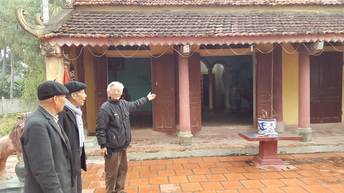 Nhiều cụ cao niên tại thôn 8, xã Quảng Hải cho rằng: qua bao nhiêu thế hệ chỉ có Nghè Yên Nam thờ phụng Đông Hải Đại Vương, Đông Giang Đại Vương và Thành Hoàng làng là những người có công khai phá, xây dựng lên một vùng miền rộng lớn trong đó có Yên Nam. Ảnh Duy Phong Nhiều cụ cao niên tại thôn 8, xã Quảng Hải cho rằng: qua bao nhiêu thế hệ chỉ có Nghè Yên Nam thờ phụng Đông Hải Đại Vương, Đông Giang Đại Vương và Thành Hoàng làng là những người có công khai phá, xây dựng lên một vùng miền rộng lớn trong đó có Yên Nam. Ảnh Duy Phong