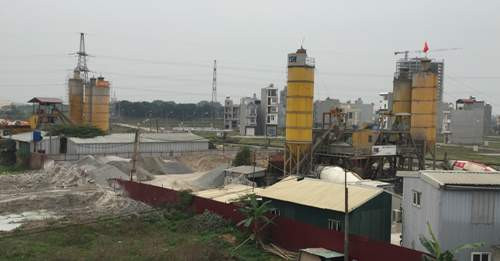 Toàn cảnh trạm bê tông trong khuôn viên trường Đại học Thành Tây. Ảnh: văn Phan