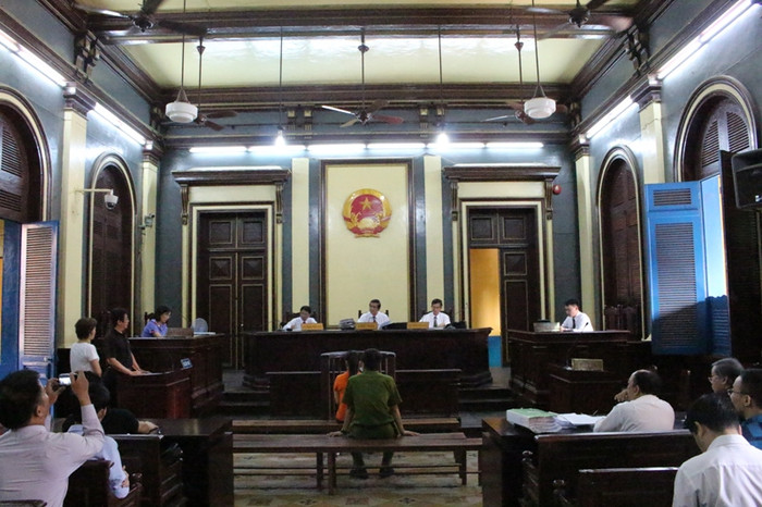 Vụ án Nguyễn Thị Bạch Tuyết cũng đang gây nhiều bức xúc trong dư luận, vụ án do Thiếu tướng Phan Anh Minh chỉ đạo. Ảnh Việt Đông Vụ án Nguyễn Thị Bạch Tuyết cũng đang gây nhiều bức xúc trong dư luận, vụ án do Thiếu tướng Phan Anh Minh chỉ đạo. Ảnh Việt Đông