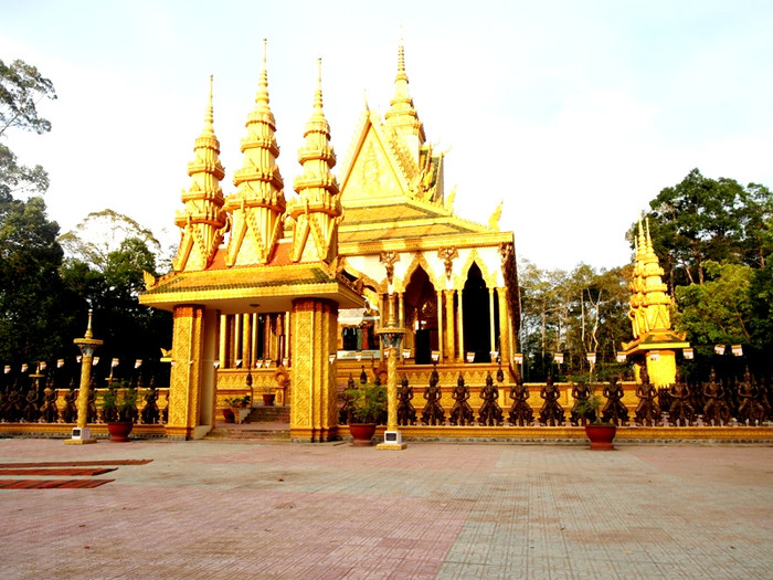 Và nhìn từ phía sau. Và nhìn từ phía sau.