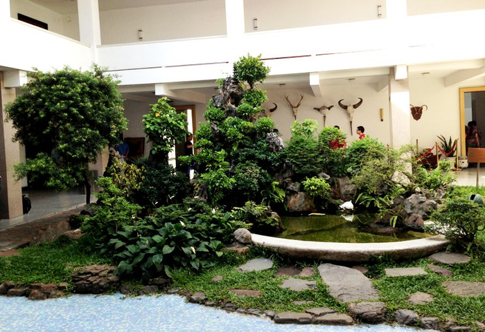 Trên tầng 2 dinh Thống Nhất là nơi dành riêng cho gia đình Tổng thống sinh hoạt. Tầng đặc biệt này có không gian thoáng đãng, rất ần gũi thiên nhiên. Trên tầng 2 dinh Thống Nhất là nơi dành riêng cho gia đình Tổng thống sinh hoạt. Tầng đặc biệt này có không gian thoáng đãng, rất ần gũi thiên nhiên.