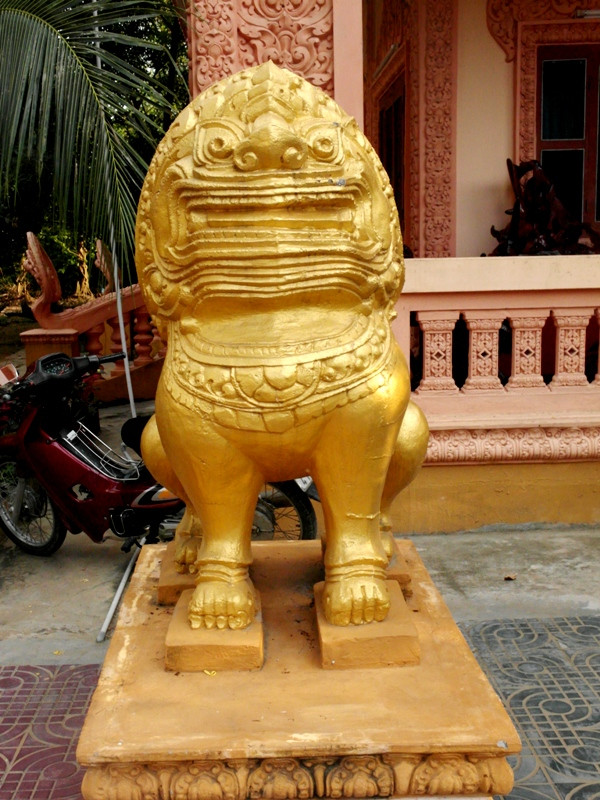 Kỳ lân - linh vật trong văn hóa người Khơme. Kỳ lân - linh vật trong văn hóa người Khơme.