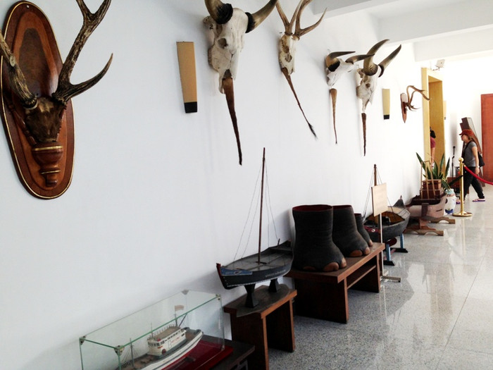 Khu bày trí những món quà Tổng thống được tặng (tầng 2). Khu bày trí những món quà Tổng thống được tặng (tầng 2).