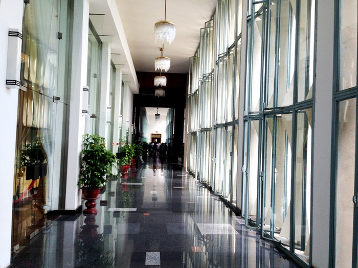 Một góc nguy nga của dinh Thống Nhất. Một góc nguy nga của dinh Thống Nhất.