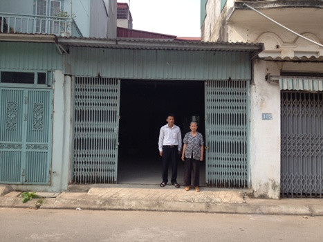 Gần 20 năm sau khi có khởi kiện từ người chị gái, 02 mẹ con bà Kiến vẫn ngày đêm đi khiếu nại. Gần 20 năm sau khi có khởi kiện từ người chị gái, 02 mẹ con bà Kiến vẫn ngày đêm đi khiếu nại.