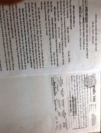 Tuy ngày 10/1/2011, ông Dũng mới gặp bà Loan nhưng việc ký các biên bản nhận tiền, phiếu thu lại đề ngày 01/9/2010. Tuy ngày 10/1/2011, ông Dũng mới gặp bà Loan nhưng việc ký các biên bản nhận tiền, phiếu thu lại đề ngày 01/9/2010.