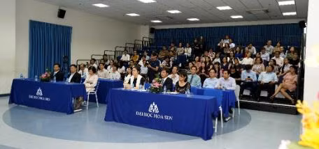 Lễ công bố quyết định bổ nhiệm Phó Hiệu trưởng mới: Phó giáo sư - Tiến sĩ Nguyễn Ngọc Vũ.