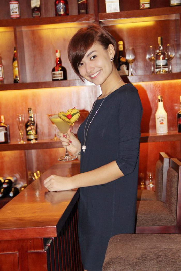 >>AI ĐẸP HƠN HOTGIRL KIM PHƯỢNG NHỮNG NỮ SINH DIỆN ÁO DÀI ĐẸP HƠN HOA HẬU MAI PHƯƠNG THÚY (P32) <<HOTGIRL HỌC V IỆN BÁO CHÍ ĐẸP RẠNG NGỜI TRONG SẮC THU <<NỮ SINH ĐH PHƯƠNG ĐÔNG THƯỚT THA ÁO DÀI <<NGẨN NGƠ TRƯỚC STYLE DỄ THƯƠNG CỦA HƯƠNG ZINNIE >>KINH DỊ LỄ HỘI HÓA TRANG CỦA SINH VIÊN