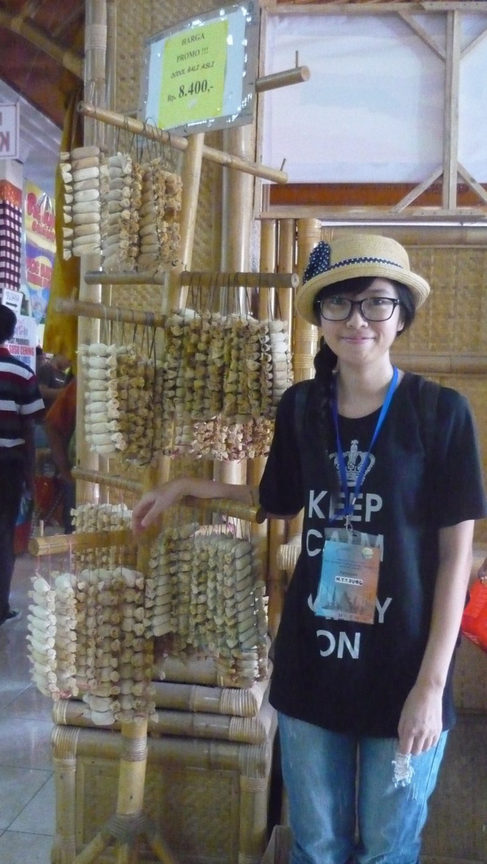 Thùy Dung thích đi du lịch và ghi lại cảm xúc của mình bằng những trang viết. Thùy Dung thích đi du lịch và ghi lại cảm xúc của mình bằng những trang viết.