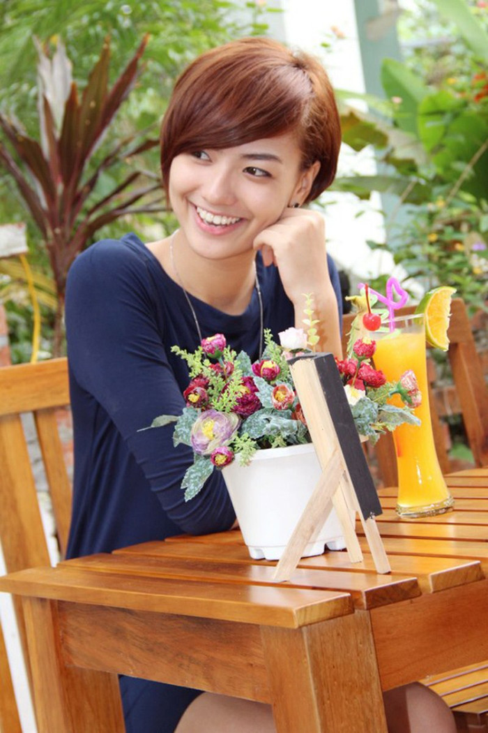 >>AI ĐẸP HƠN HOTGIRL KIM PHƯỢNG NHỮNG NỮ SINH DIỆN ÁO DÀI ĐẸP HƠN HOA HẬU MAI PHƯƠNG THÚY (P32) <<HOTGIRL HỌC V IỆN BÁO CHÍ ĐẸP RẠNG NGỜI TRONG SẮC THU <<NỮ SINH ĐH PHƯƠNG ĐÔNG THƯỚT THA ÁO DÀI <<NGẨN NGƠ TRƯỚC STYLE DỄ THƯƠNG CỦA HƯƠNG ZINNIE >>KINH DỊ LỄ HỘI HÓA TRANG CỦA SINH VIÊN