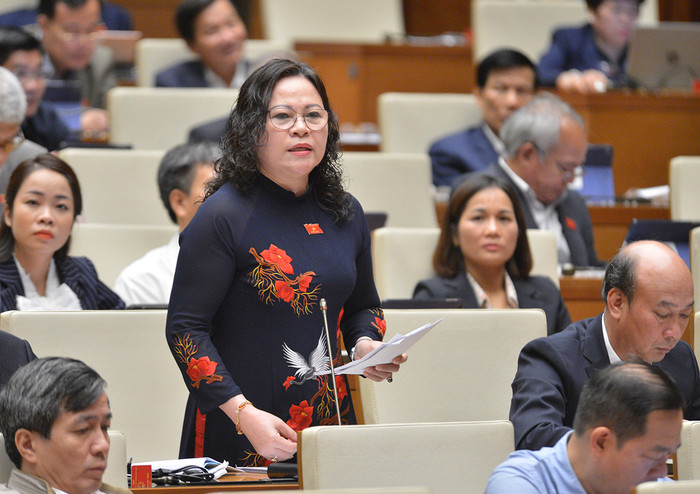 Tiến sĩ Ngô Thị Minh, Thứ trưởng Bộ Giáo dục và Đào tạo phát biểu tại nghị trường Quốc hội, ảnh: quochoi.vn. Tiến sĩ Ngô Thị Minh, Thứ trưởng Bộ Giáo dục và Đào tạo phát biểu tại nghị trường Quốc hội, ảnh: quochoi.vn.