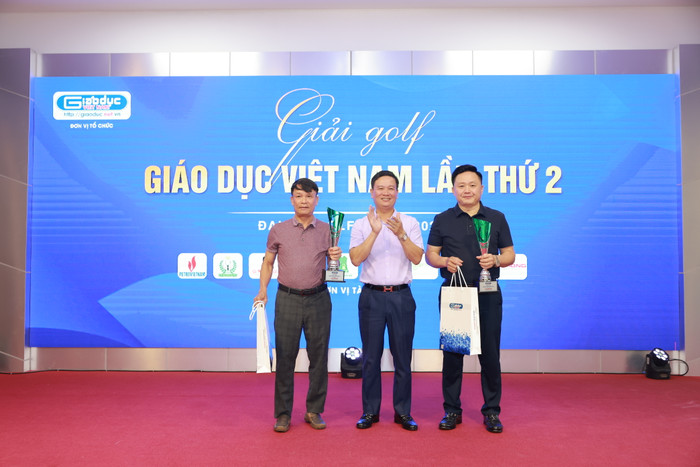 Các golfer xuất sắc đoạt giải tại Giải golf Giáo dục Việt Nam lần thứ 2 năm 2024. gdvn-golf2 (2).JPG
