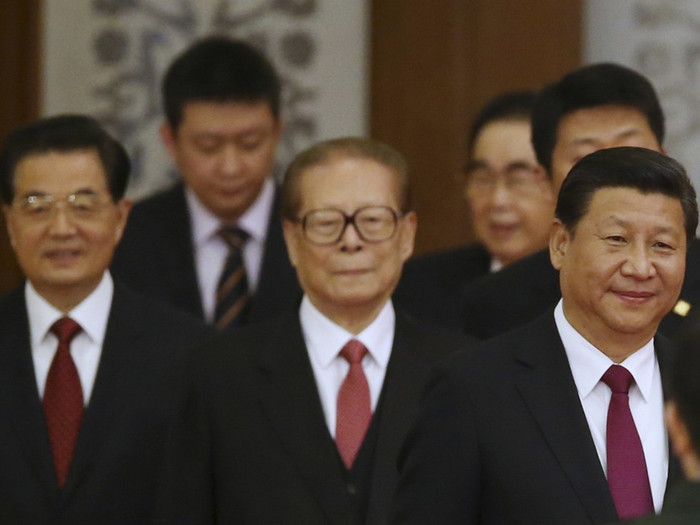 Ông Tập Cận Bình và 2 người tiền nhiệm, Giang Trạch Dân, Hồ Cẩm Đào tham dự một sự kiện quan trọng. Ông Tập Cận Bình và 2 người tiền nhiệm, Giang Trạch Dân, Hồ Cẩm Đào tham dự một sự kiện quan trọng.