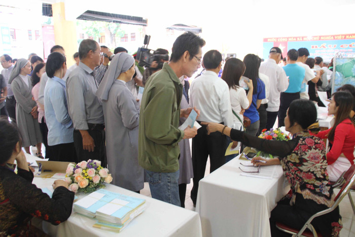 Người dân Đà Nẵng nô nức đi bầu cử. Đợt này, Đà Nẵng có 538 tổ bầu cử và có hơn 600.000 cử tri đi bầu cử. Ảnh: Hoàng Tuấn