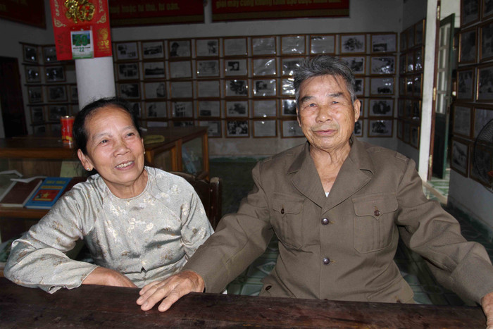 Vợ chồng ông Võ Như Thông và bà Huỳnh Thị Thuyền. Ảnh: Hoàng Tuấn Vợ chồng ông Võ Như Thông và bà Huỳnh Thị Thuyền. Ảnh: Hoàng Tuấn