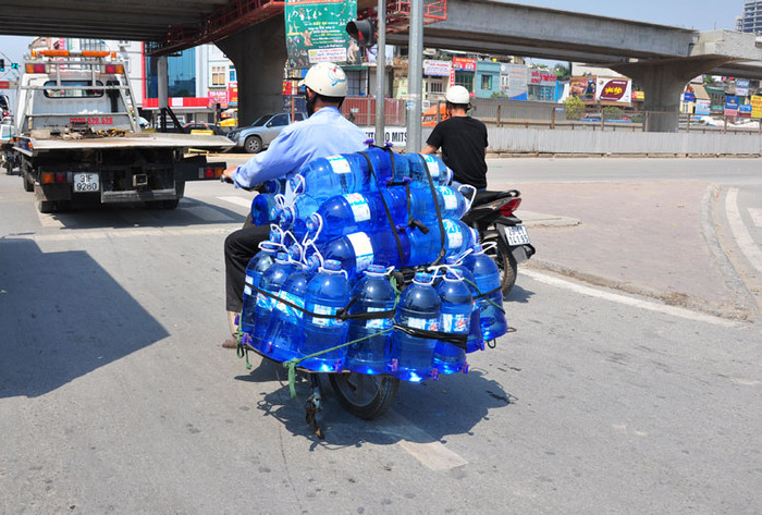 Nước uống trong những ngày nắng là nhu cầu vô cùng cần thiết với mọi người.