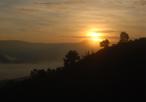 Bình minh rực rỡ cao nguyên. Bình minh rực rỡ cao nguyên.