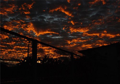 Hoàng hôn dần buông xuống cao nguyên. Hoàng hôn dần buông xuống cao nguyên.