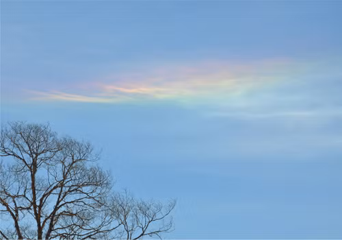 Hãy thử đến một lần và hãy thức dậy thật sớm để cảm nhận sự lãng mạn của mây trời gió núi bạn nhé. Ảnh: Đám mây ngũ sắc. Hãy thử đến một lần và hãy thức dậy thật sớm để cảm nhận sự lãng mạn của mây trời gió núi bạn nhé. Ảnh: Đám mây ngũ sắc.