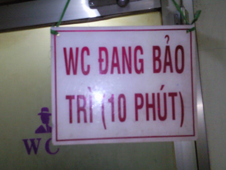 Nhà vệ sinh cũng bảo trì. Nhà vệ sinh cũng bảo trì.