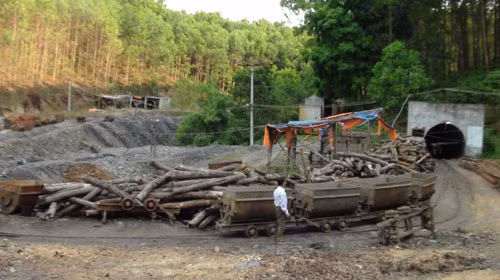 Hiện trường xảy ra vụ tai nạn khiến bốn người thiệt mạng. Ảnh: Hoàng Sơn.