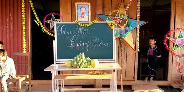 Dù khí khăn, thiếu thốn nhưng các thầy, các cô ở Căn Co vẫn cho các em được những cái tết đầy ý nghĩa, dù không được đủ đầy như trẻ vùng xuôi.