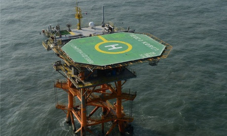 Đá ngầm Ieodo, nơi Hàn Quốc xây dựng một điểm đứng chân với bãi đáp trực thăng thực thi chủ quyền bị Trung Quốc đưa vào phạm vi ADIZ Hoa Đông.