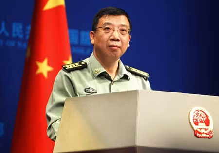 Cảnh Nhạn Sinh, người phát ngôn Bộ Quốc phòng Trung Quốc. Cảnh Nhạn Sinh, người phát ngôn Bộ Quốc phòng Trung Quốc.