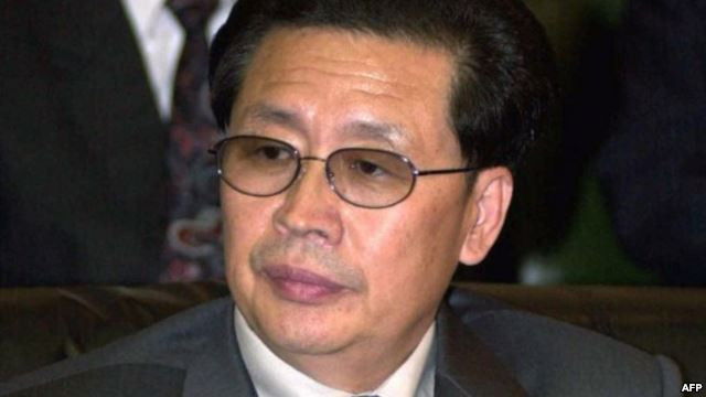 Ông Jang Song-thaek, chú rể nhà lãnh đạo Kim Jong-un được cho là đã bị "lật đổ". Ông Jang Song-thaek, chú rể nhà lãnh đạo Kim Jong-un được cho là đã bị "lật đổ".