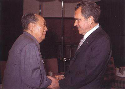 Tổng thống Mỹ Richard Nixon và Mao Trạch Đông năm 1972 trong chuyến đi lịch sử Tổng thống Mỹ Richard Nixon và Mao Trạch Đông năm 1972 trong chuyến đi lịch sử