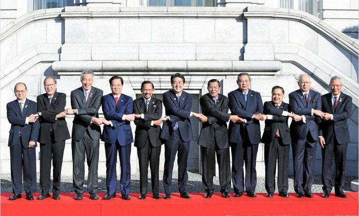Lãnh đạo ASEAN - Nhật Bản sau hội nghị thượng đỉnh tại Tokyo ngày 14/12. Lãnh đạo ASEAN - Nhật Bản sau hội nghị thượng đỉnh tại Tokyo ngày 14/12.