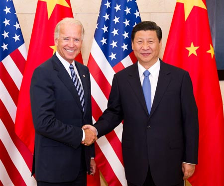 Ông Tập Cận Bình và Phó Tổng thống Mỹ Joe Biden tại Bắc Kinh. Ông Tập Cận Bình và Phó Tổng thống Mỹ Joe Biden tại Bắc Kinh.