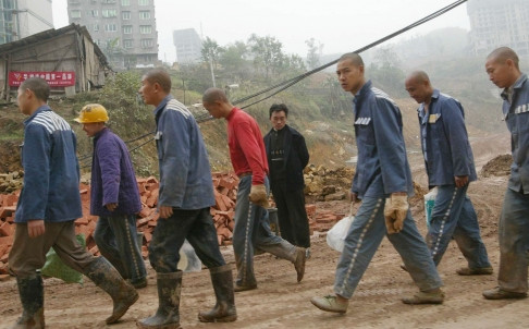 Những "trại viên" lao động cải tạo Trung Quốc đã được trả tự do sau khi chính quyền bãi bỏ các trại này. Những "trại viên" lao động cải tạo Trung Quốc đã được trả tự do sau khi chính quyền bãi bỏ các trại này.