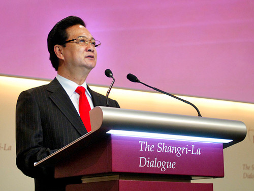 Phát biểu của Thủ tướng Việt Nam Nguyễn Tấn Dũng tại Đối thoại An ninh Shangri-la năm nay được dư luận đặc biệt hoan nghênh. Phát biểu của Thủ tướng Việt Nam Nguyễn Tấn Dũng tại Đối thoại An ninh Shangri-la năm nay được dư luận đặc biệt hoan nghênh.