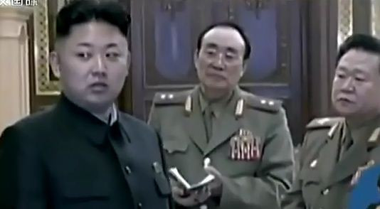 Ông Kim Jong-un công khai xuất hiện trước truyền thông 1 ngày sau khi công bố loại trừ Jang Song-thaek. Ông Kim Jong-un công khai xuất hiện trước truyền thông 1 ngày sau khi công bố loại trừ Jang Song-thaek.