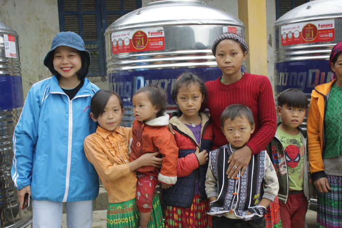 Cùng bố mẹ tham gia các hoạt động .