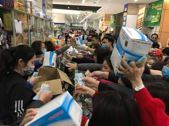Virus corona đáng sợ, nhưng chưa đáng sợ bằng “ổ dịch” từ lòng người Virus corona đáng sợ, nhưng chưa đáng sợ bằng “ổ dịch” từ lòng người