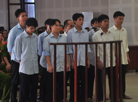 Phạm Thanh Hiếu và nhóm đàn em dùng súng bắn người lãnh tổng án tù 80 năm.