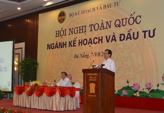 Thủ tướng Nguyễn Tấn Dũng phát biểu tại hội nghị. Thủ tướng Nguyễn Tấn Dũng phát biểu tại hội nghị.