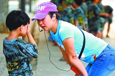 Cô giáo chủ nhiệm động viên