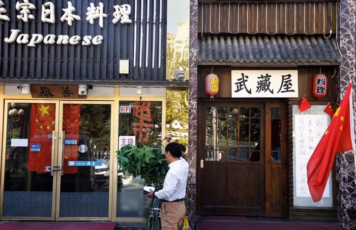 Đã xảy ra nhiều vụ tấn công đập phá quán ăn Nhật Bản, xe hơi Nhật Bản (tài sản của người Trung Quốc) do những kẻ quá khích gây ra