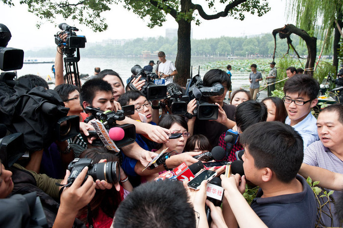 Truyền thông Trung Quốc phỏng vấn ban quản lý di tích Truyền thông Trung Quốc phỏng vấn ban quản lý di tích