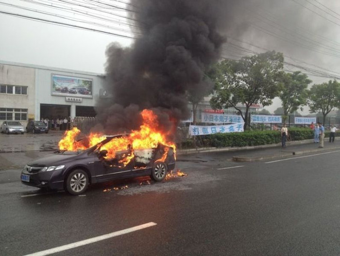 Những hành động quá khích chống Nhật Bản nhuốm màu sắc chính trị
