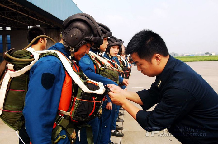 Truyền thông nhà nước Trung Quốc đưa tin ngày càng nhiều về các hoạt động quân sự của nước này Truyền thông nhà nước Trung Quốc đưa tin ngày càng nhiều về các hoạt động quân sự của nước này