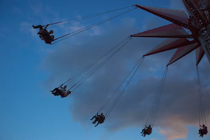 Chơi đu quay trong công viên hiện đại nhất Bắc Triều Tiên