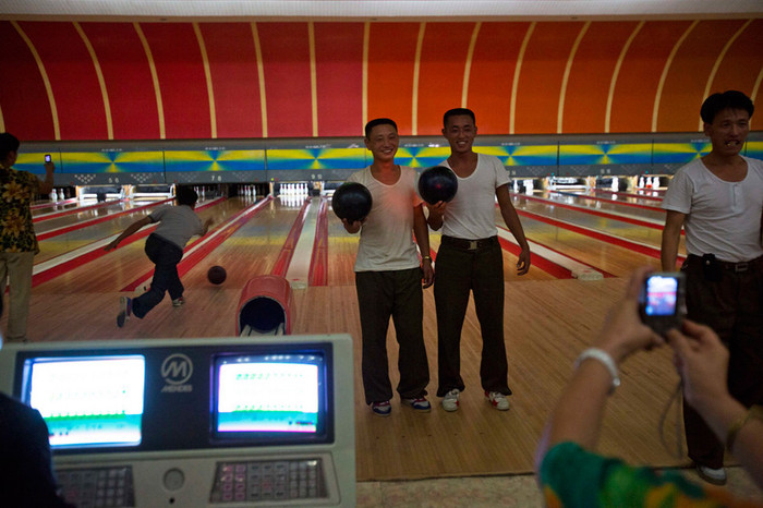 Chụp ảnh sau khi chơi bowling Chụp ảnh sau khi chơi bowling